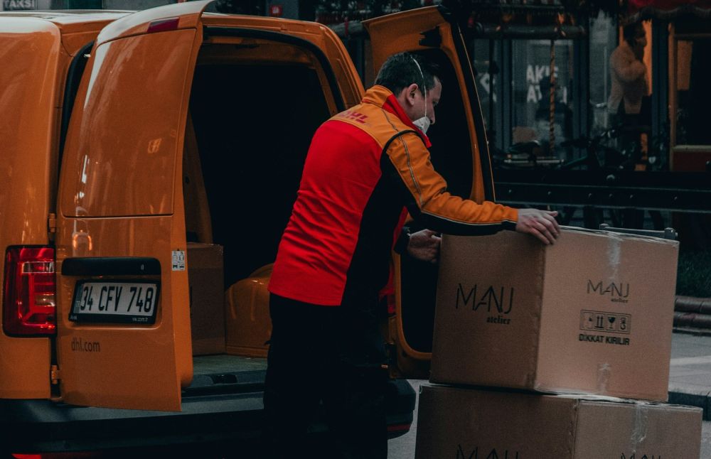 How to Choose the Right Courier Service for Your Business How to Choose the Right Courier Service for Your Business